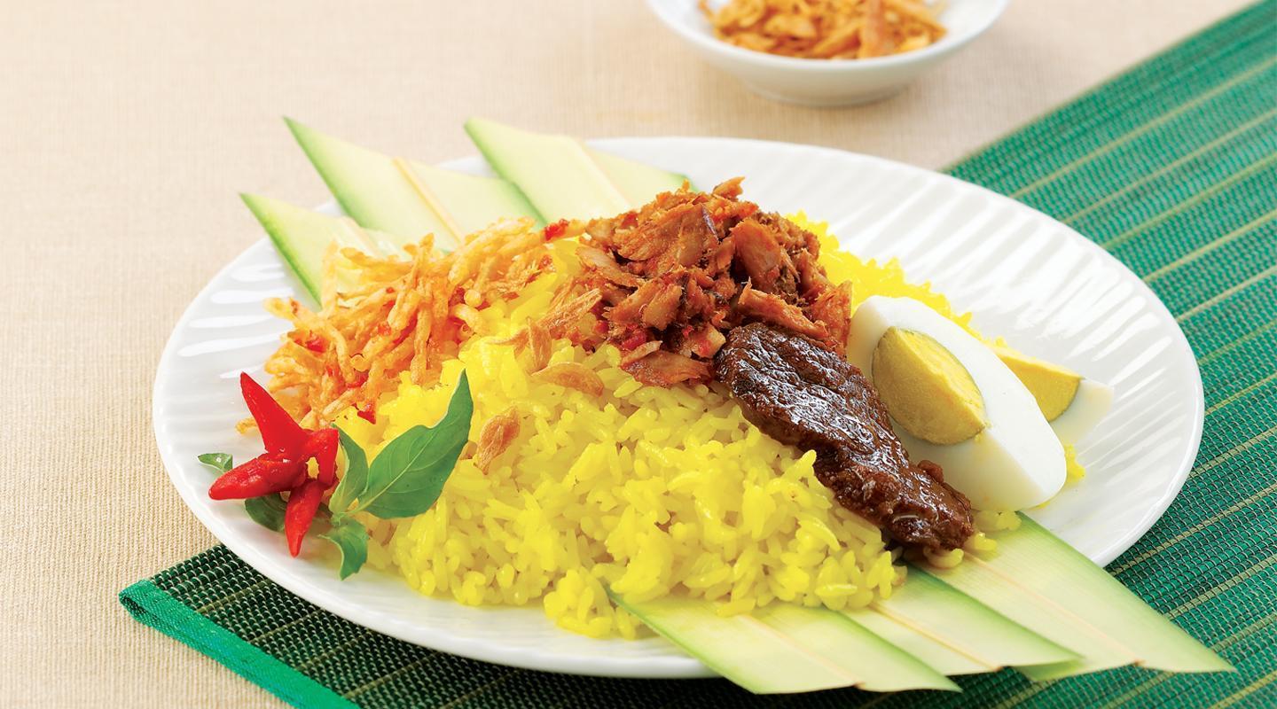 Kombinasi Rasa Nasi Kuning Manado untuk Pencinta Kuliner post thumbnail image